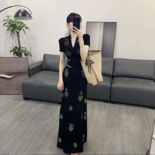 烟花烫钻设计感套装短袖V领上衣+包臀显瘦A字半身裙夏日两件套女