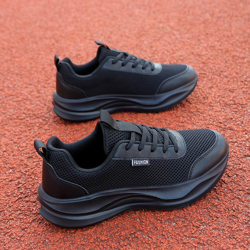 全黑跑步鞋男款2025春秋网面透气软底久站不累脚休闲黑色运动鞋