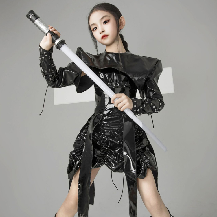 黑色皮革走秀服模卡服骑士主题