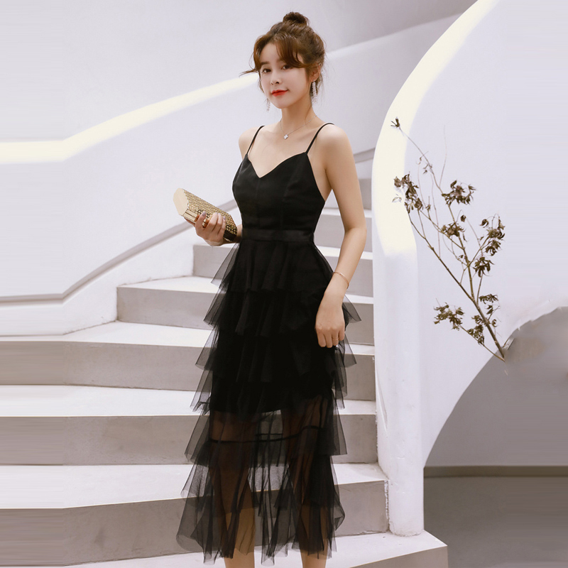 网纱V领露背吊带收腰显瘦连衣裙