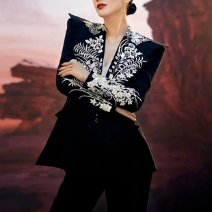 法式优雅风黑色刺绣花朵西装女长袖修身轻奢高级感名媛小西服外套