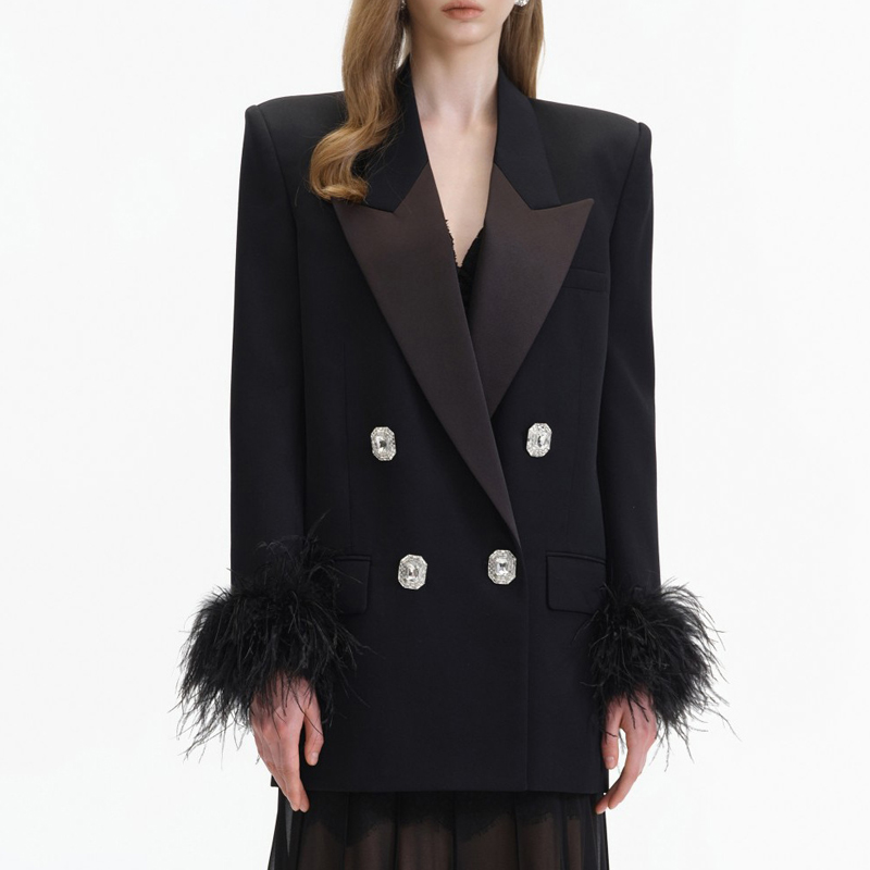 赫本风黑色镶钻羽毛袖双排扣西装