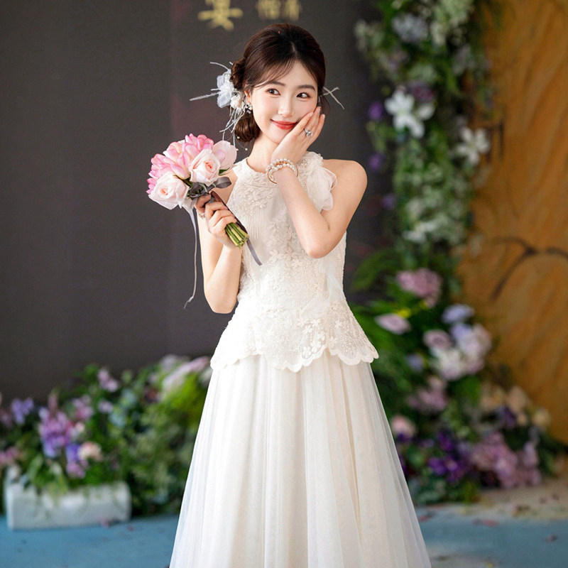 甜美挂脖无袖蕾丝小白礼服连衣裙