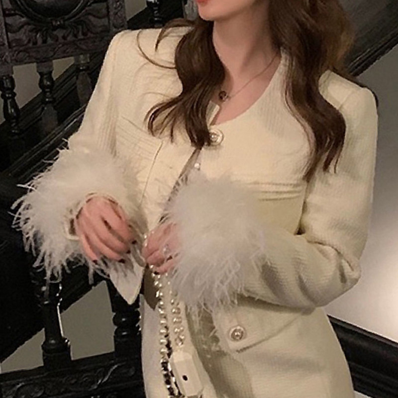 小香风高腰长袖羽毛拼接短外套女