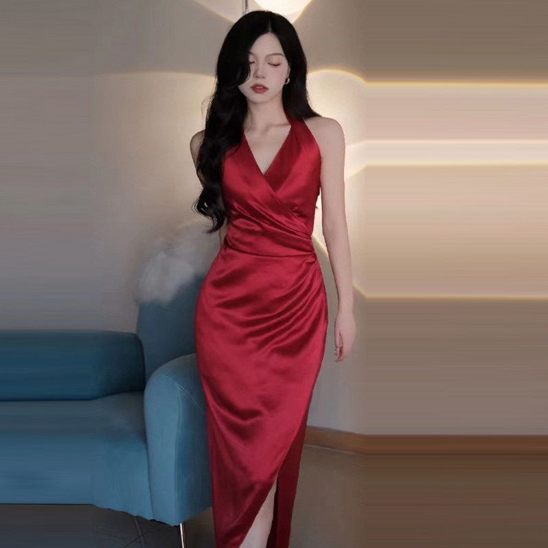 红色深V挂脖开叉长款礼服连衣裙