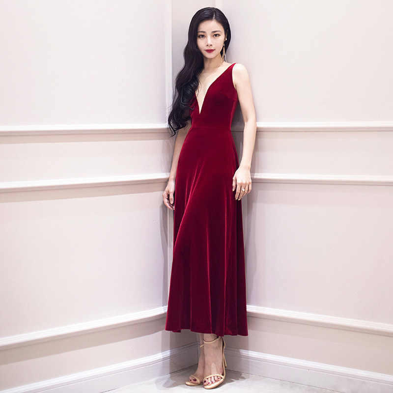 丝绒晚礼服长裙宴会女气质主持人高级感酒红色深V领露背美声独唱