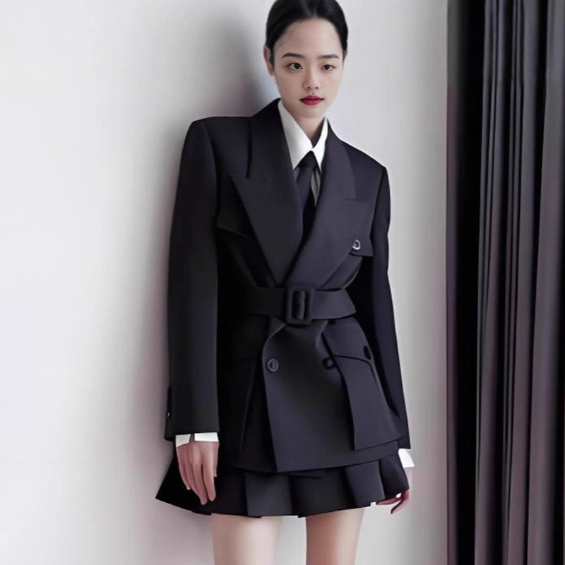 通勤风收腰双排扣西装外套