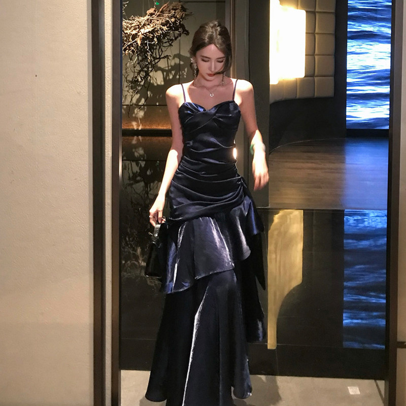 法式轻奢深蓝吊带收腰礼服长裙女