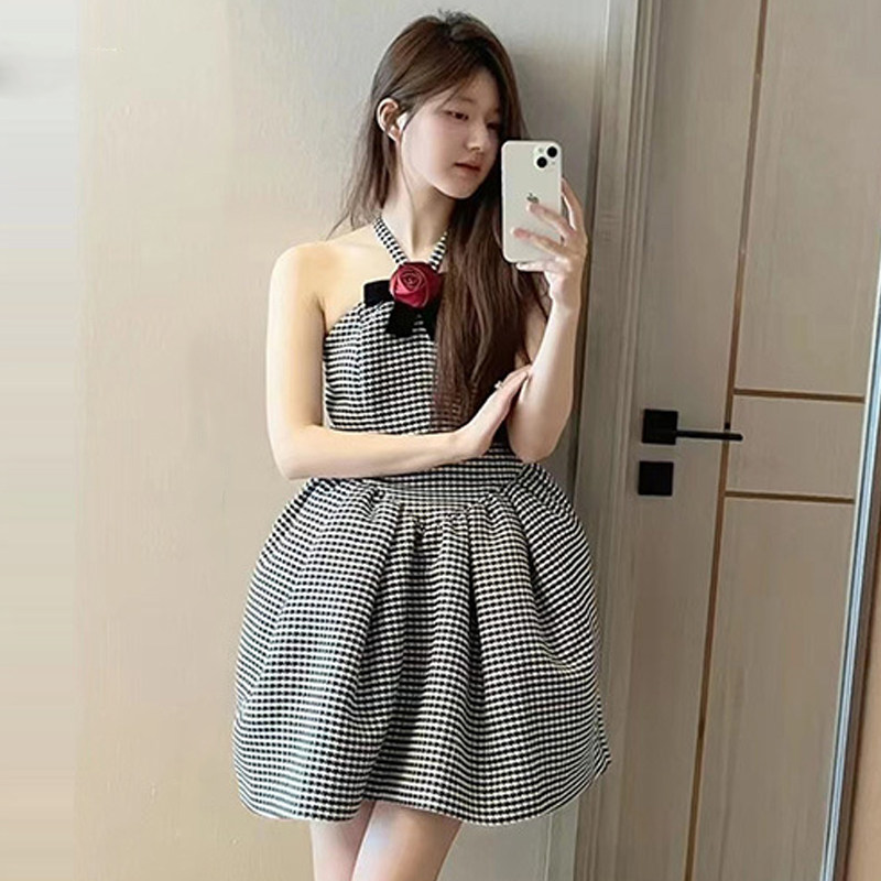 千鸟格玫瑰花挂脖露背礼服蓬蓬裙