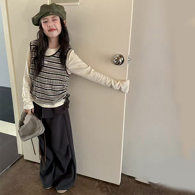 女童春秋套装2026新款韩版马甲打底衫上衣秋季洋气屁帘裤三件套潮