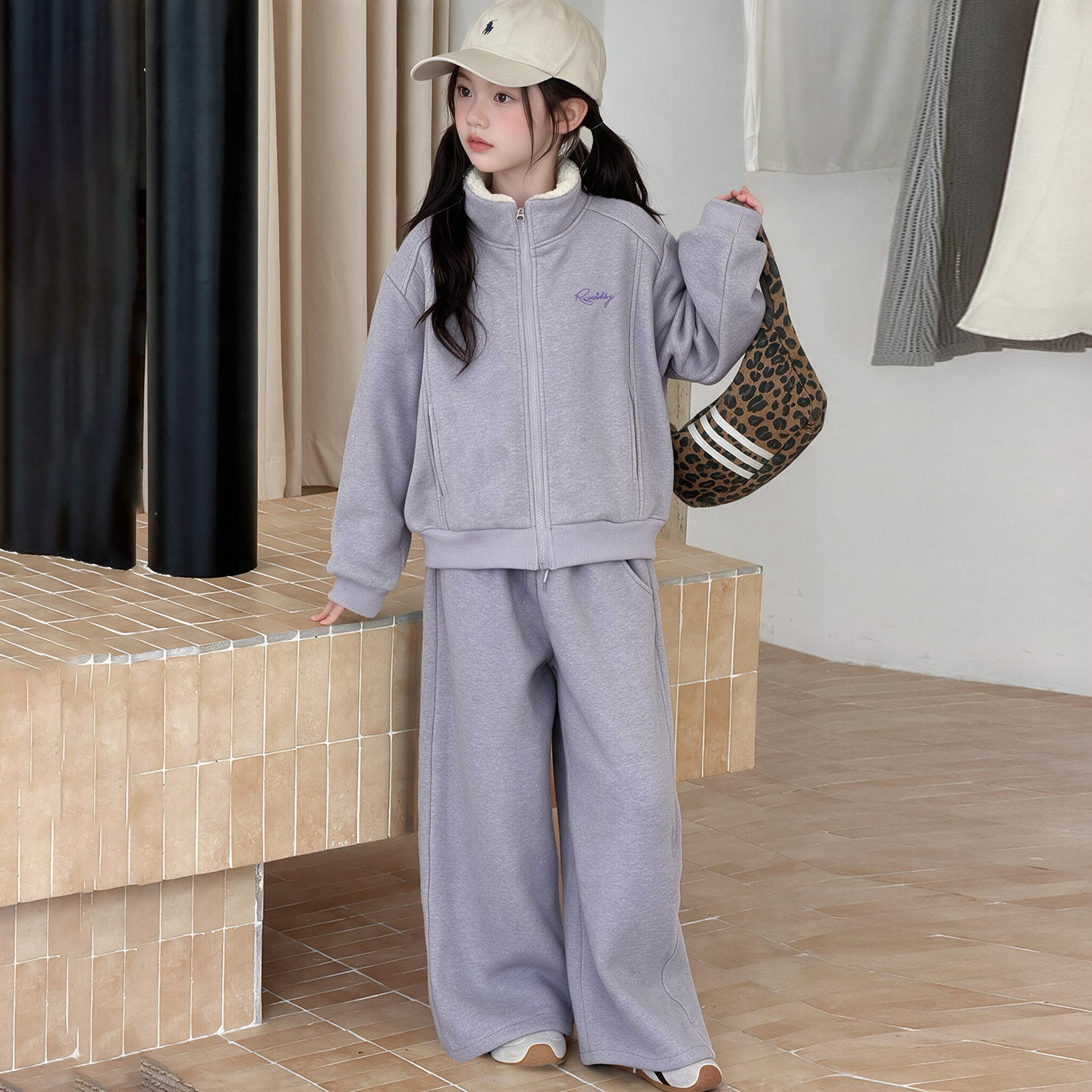 韩系女童秋冬一体绒套装大童休闲风加绒加厚羊羔毛翻领外套运动裤