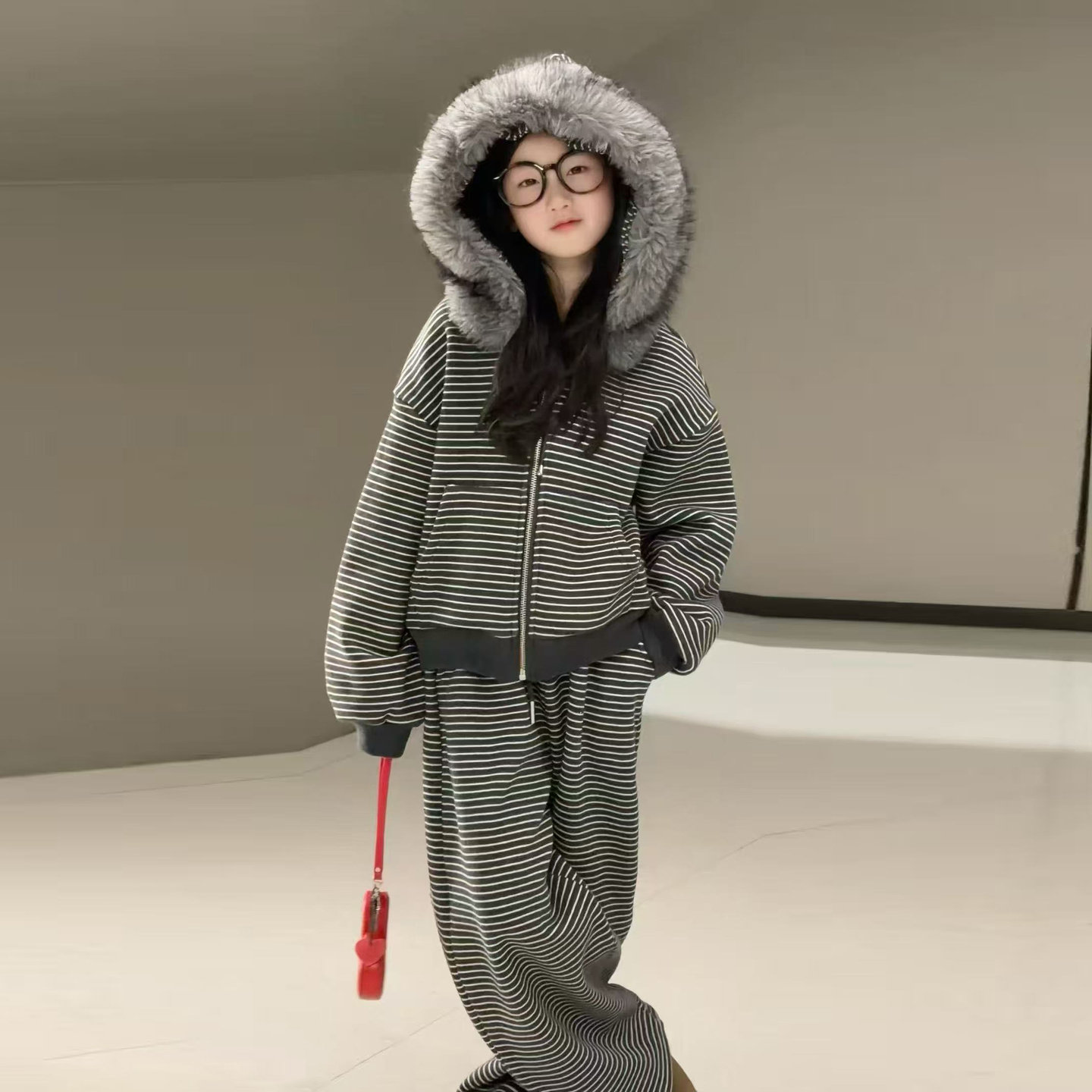 韩版女童加绒条纹套装2026秋冬装新款儿童冬装上衣阔腿裤子两件套