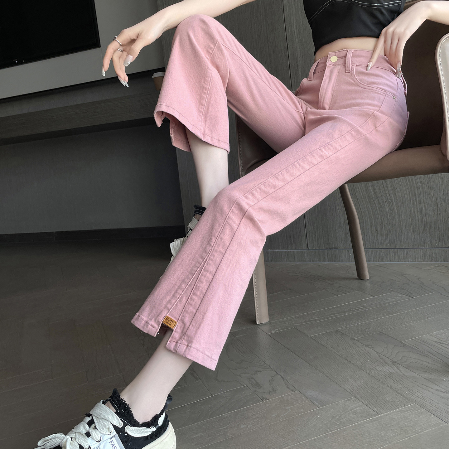 今年流行九分显瘦微喇牛仔裤女