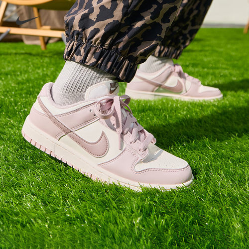 NIKEDUNKLOW女子透气板鞋