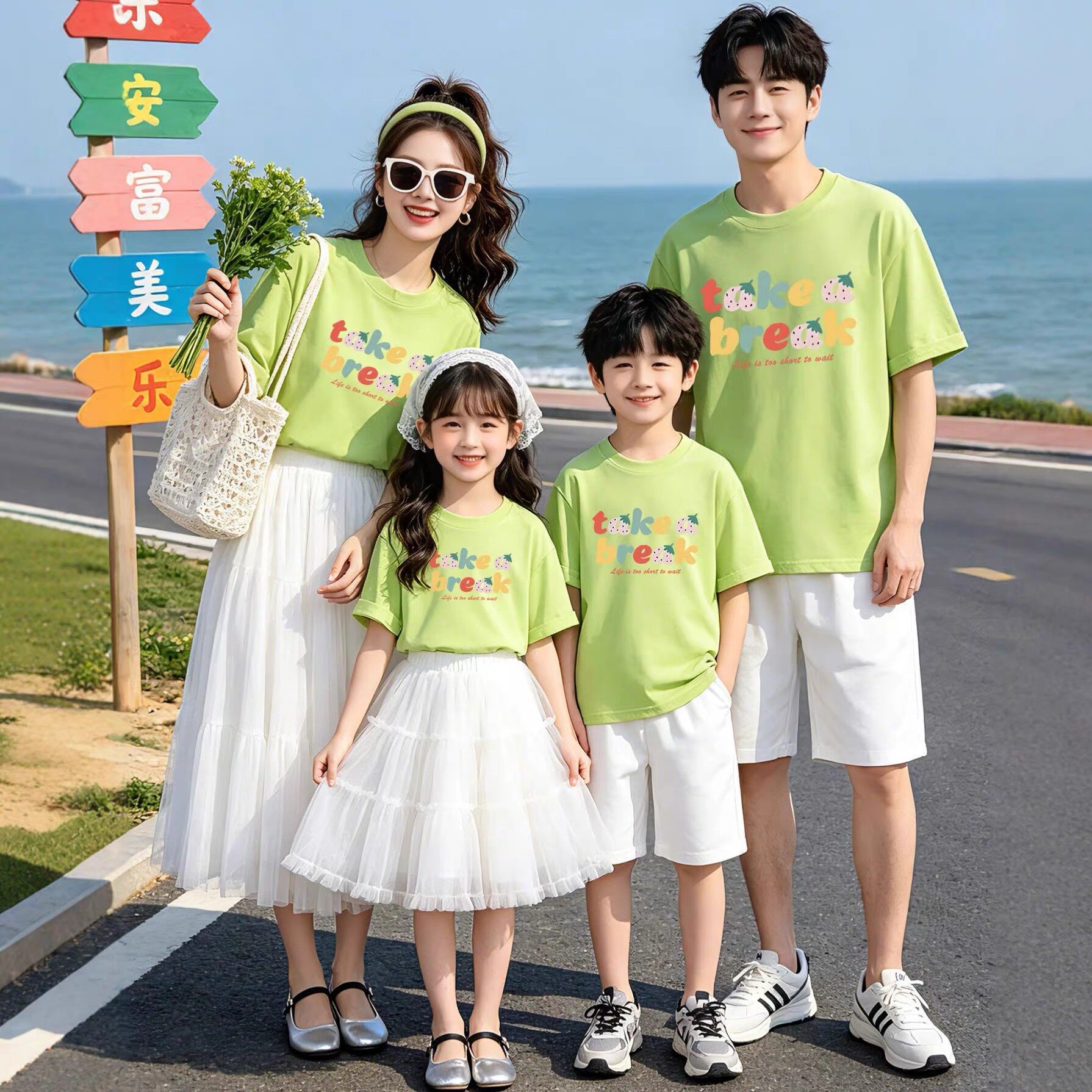 超火的亲子装t恤一家三口夏季全家装海边度假炸街洋气休闲母女潮