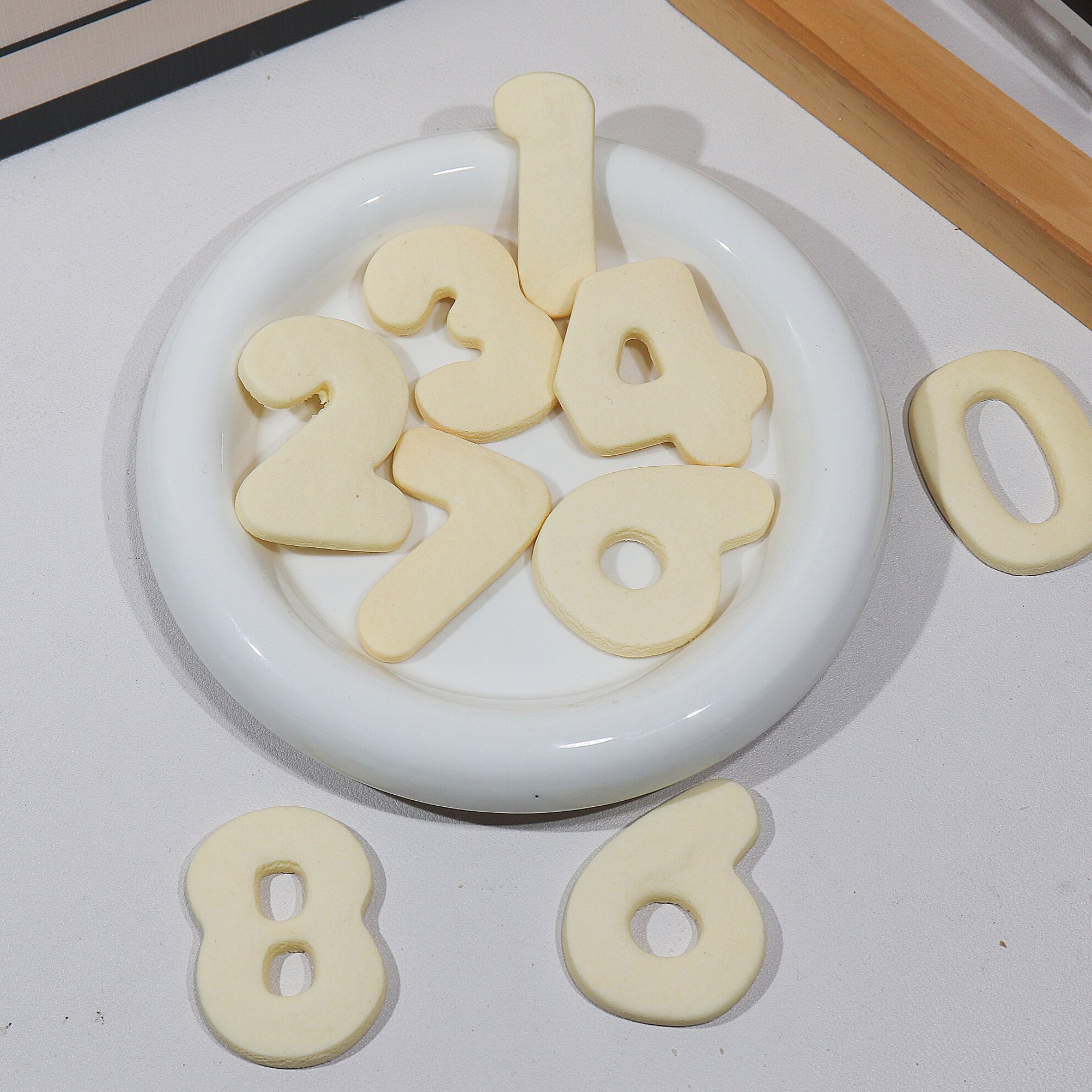 数字生日蛋糕装饰甜品曲奇饼干娃娃脸头像男孩女孩创意定制同款