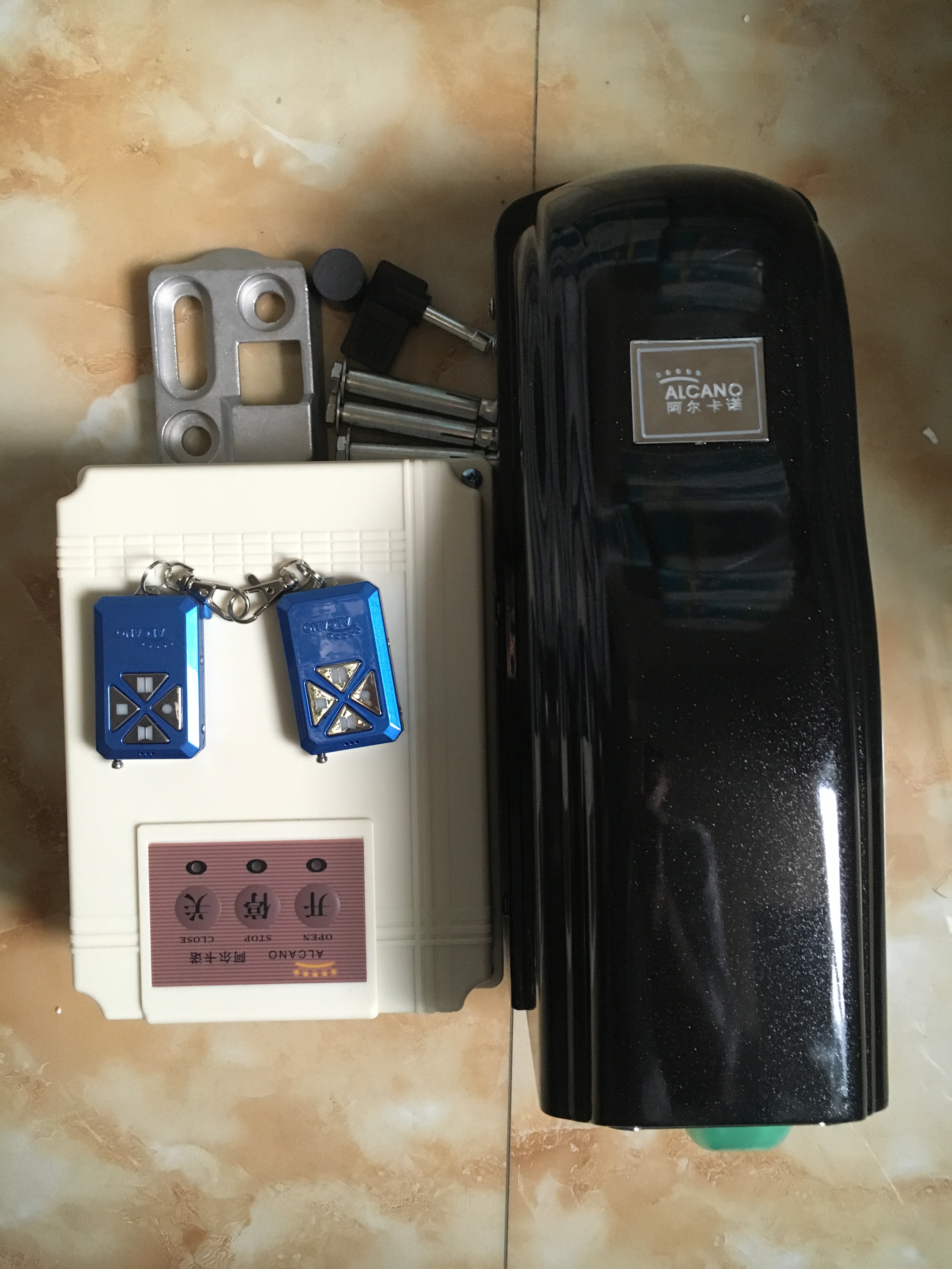 阿尔卡诺八字半套平开门