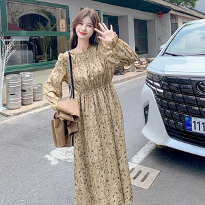 麂皮绒马甲碎花连衣裙女2025新款早秋穿搭温柔风绝美长裙图片