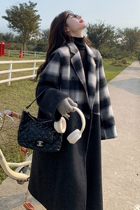黑色半截新潮格纹拼接毛呢大衣女春冬2025新款今年流行赫本风外套图片