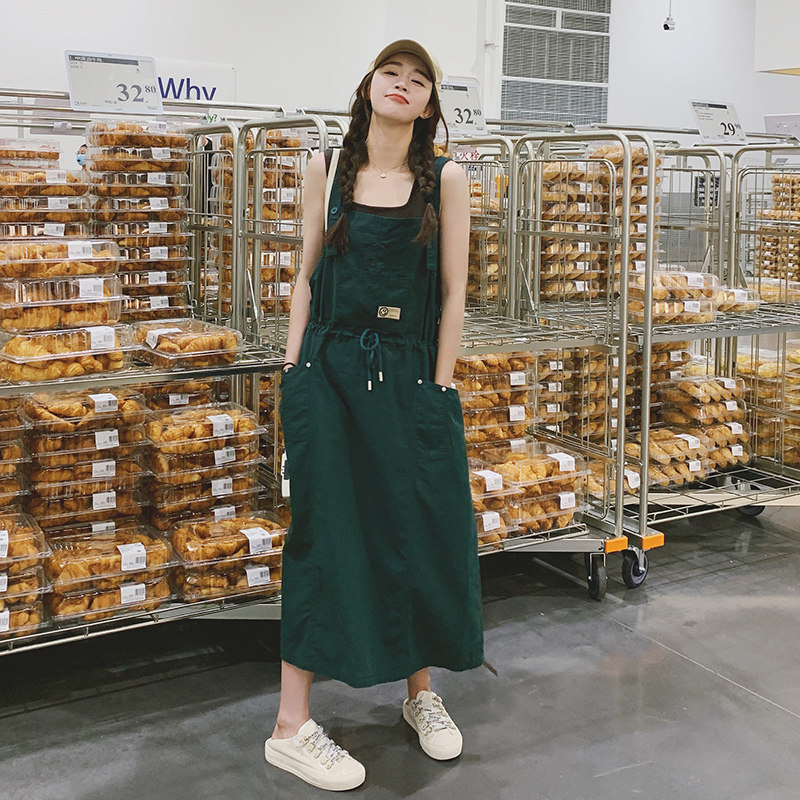 绿色工装背带裙女夏季宽松大码收腰遮肉显瘦减龄连衣裙图片