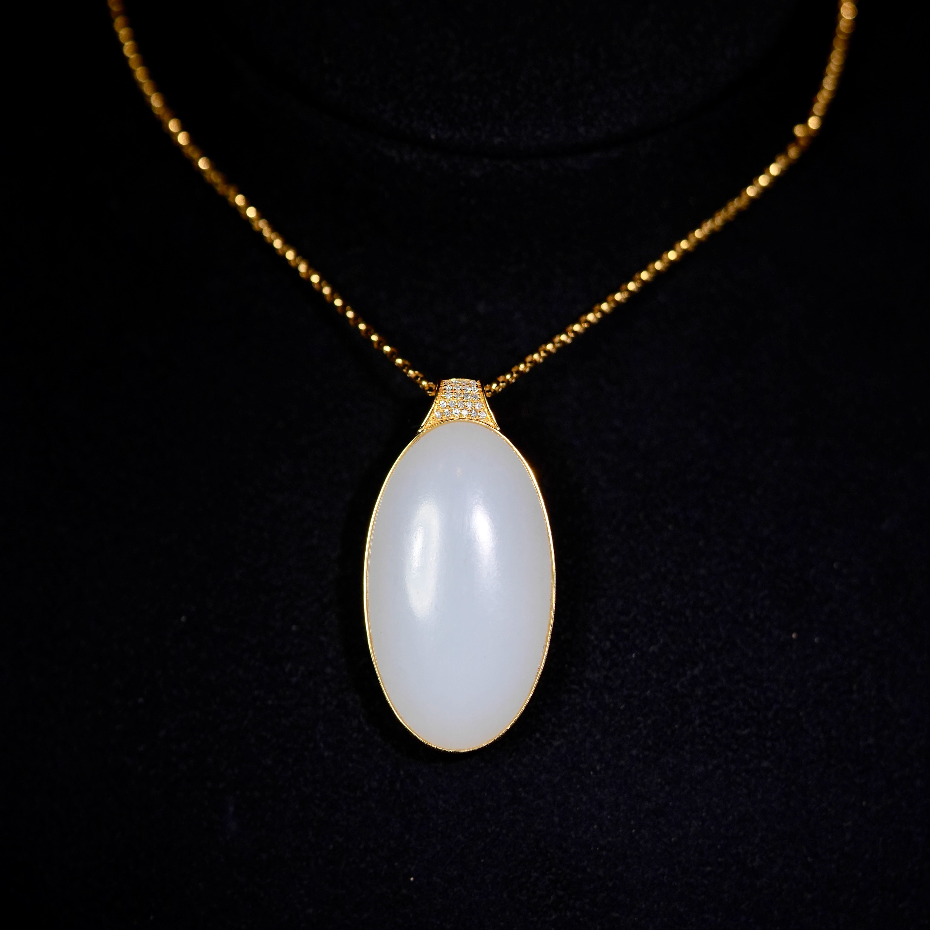 新疆和田白玉苏工精雕18k金镶嵌椭圆形平安牌吊坠女款大气时尚