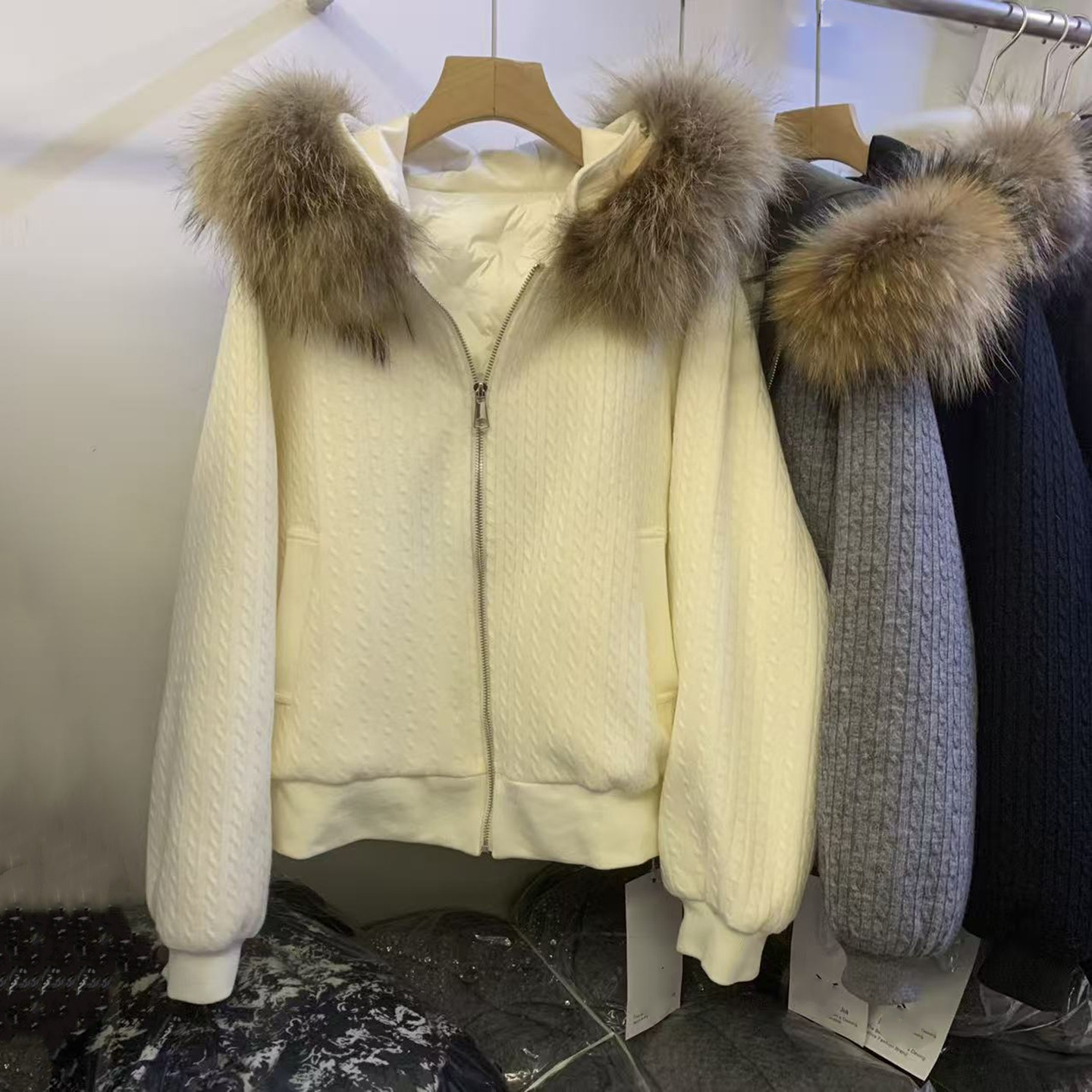 可脱卸真毛领连帽卫衣羽绒服女2025冬季新款宽松白鸭绒休闲外套潮