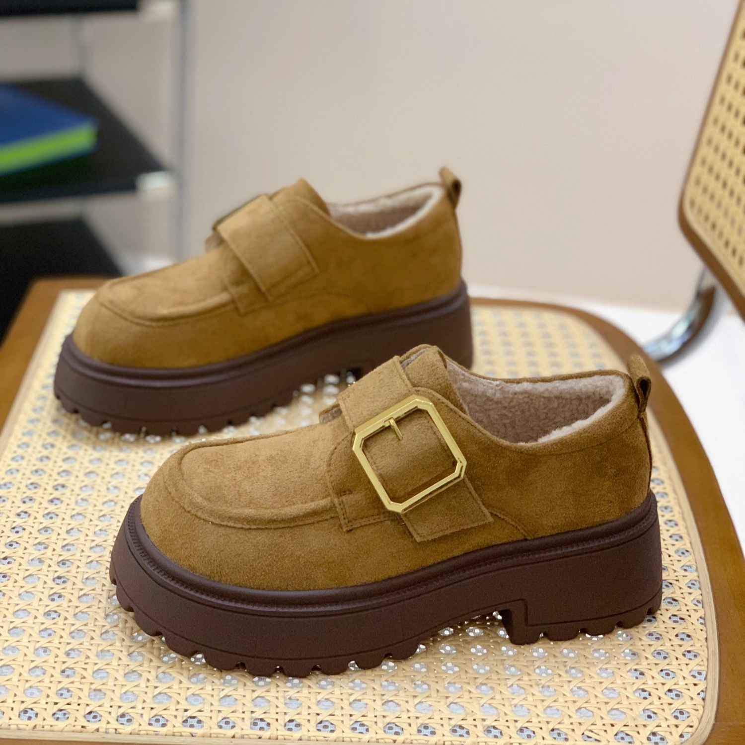 磨砂绒面复古时尚显腿细勃肯棉鞋