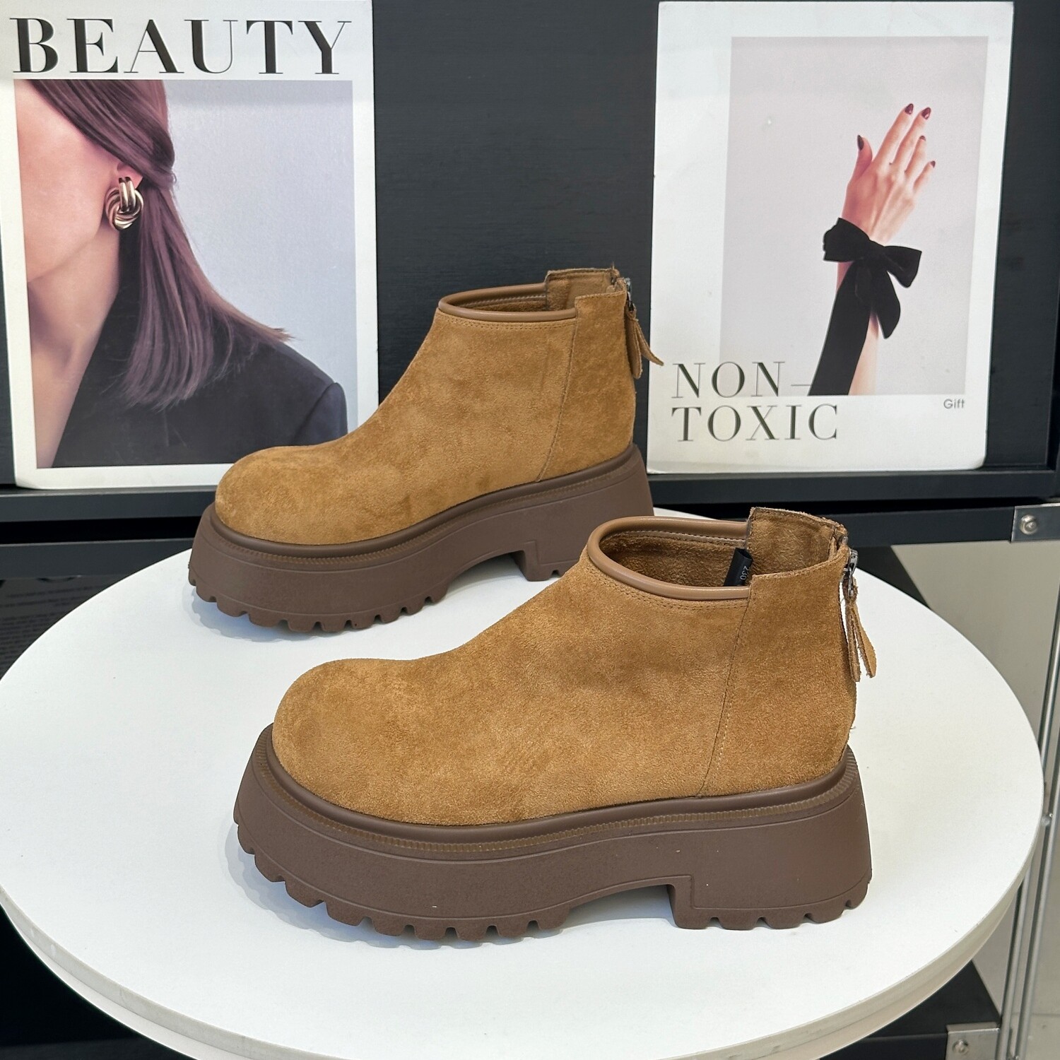 小个子厚底勃肯靴女2025秋冬新款百搭英伦大头短靴磨砂复古马丁靴