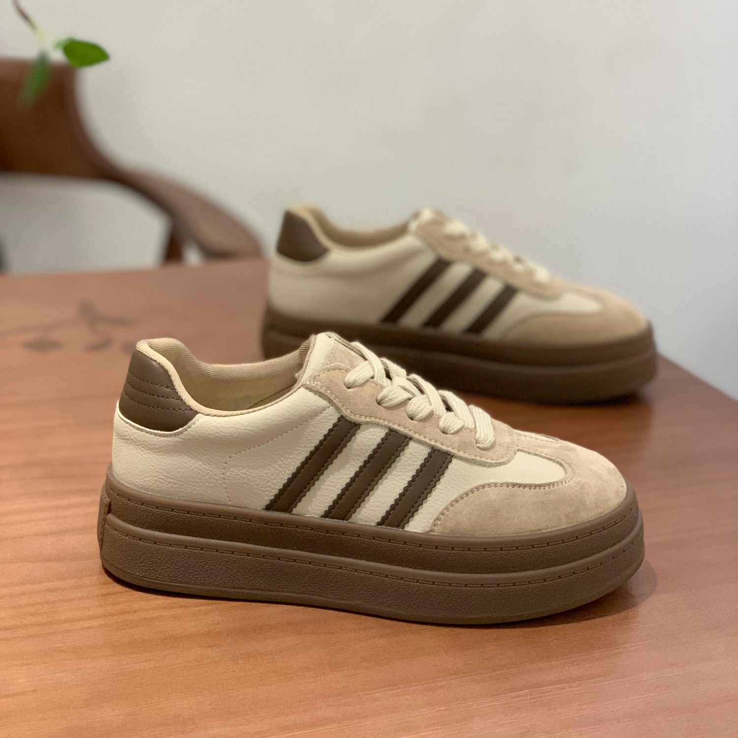 轻便百搭德训鞋女厚底百搭小白鞋