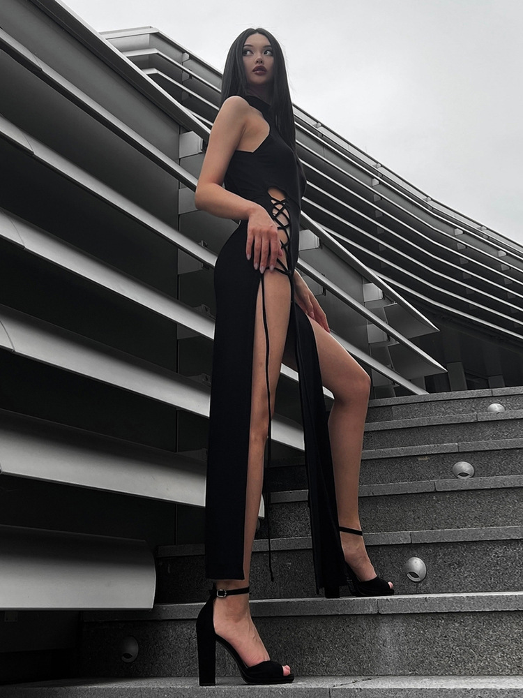 针织高领无袖镂空连衣裙