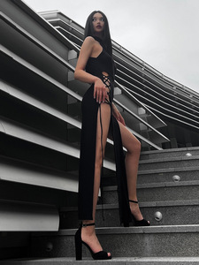 6侧漏腰连衣裙女收腰紧身小心机显瘦黑色气质性感系带开叉包臀裙