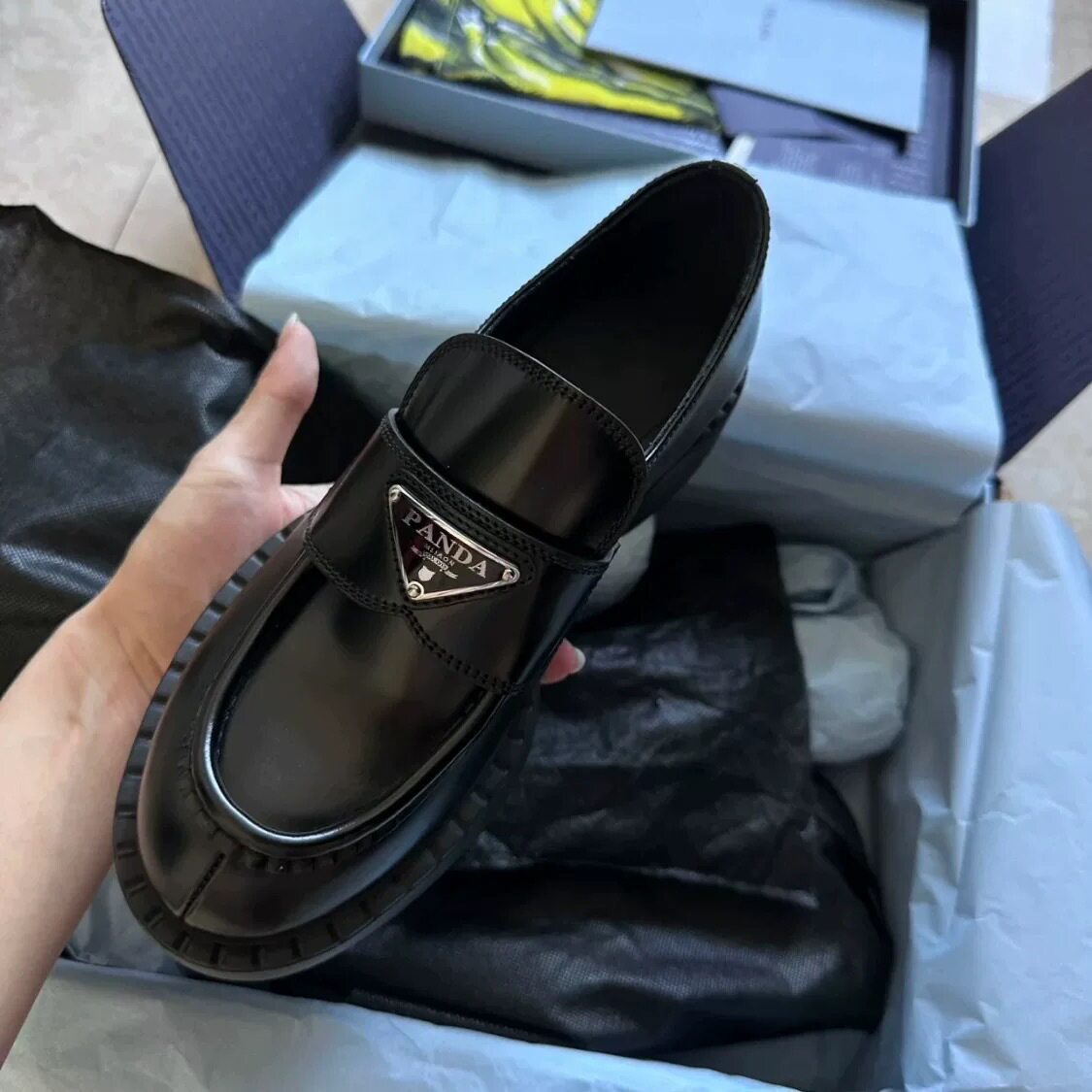 p家同款三角标乐福鞋女漆皮圆头英伦风小皮鞋厚底粗跟一脚蹬单鞋