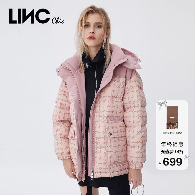 &ldquo;设计师系列&rdquo;，连帽高领，纯黑羽绒服