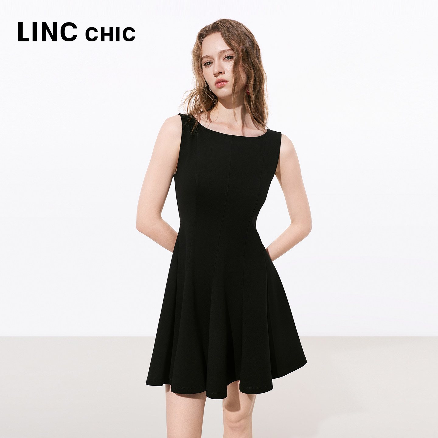 LINC金羽杰2026年夏季新品无袖针织小黑裙连衣裙张婧仪同款KD332Y
