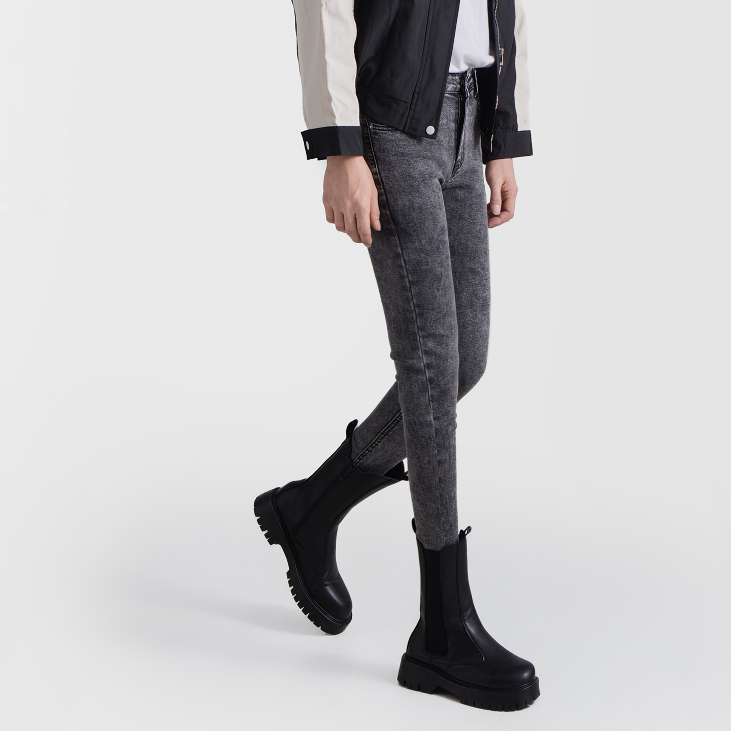 雪花灰色牛仔裤紧身裤烟管小脚裤男款修身潮流休闲显瘦铅笔裤长裤