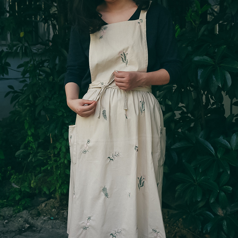 2025新款外贸出口手工刺绣围裙女居家防脏柔软透气高档花店可商用