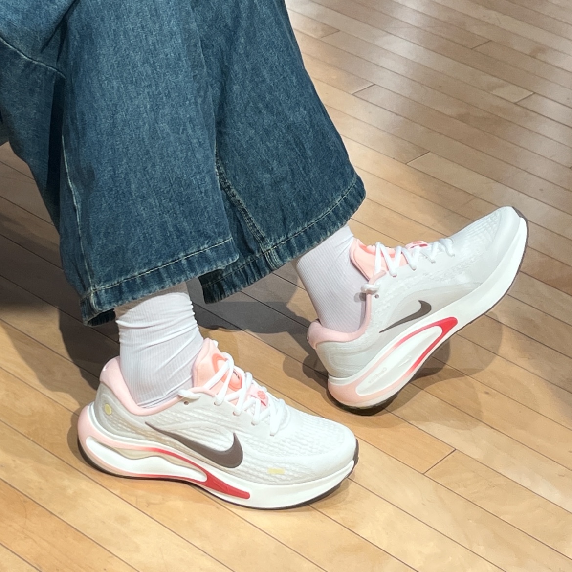 耐克NIKE 女子JOURNEY RUN时尚潮流轻便跑步鞋 IB4663-121