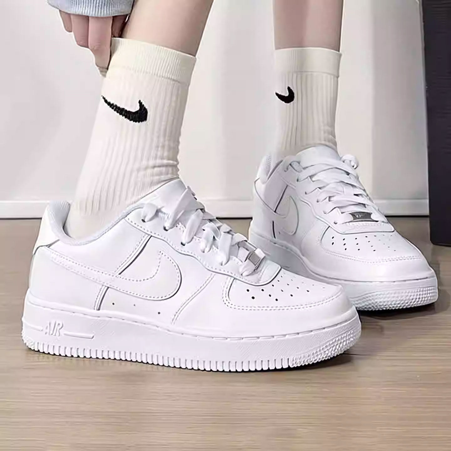 Nike耐克 Air Force 1空军一号 低帮 板鞋 女款 纯白 DH2920-111图片