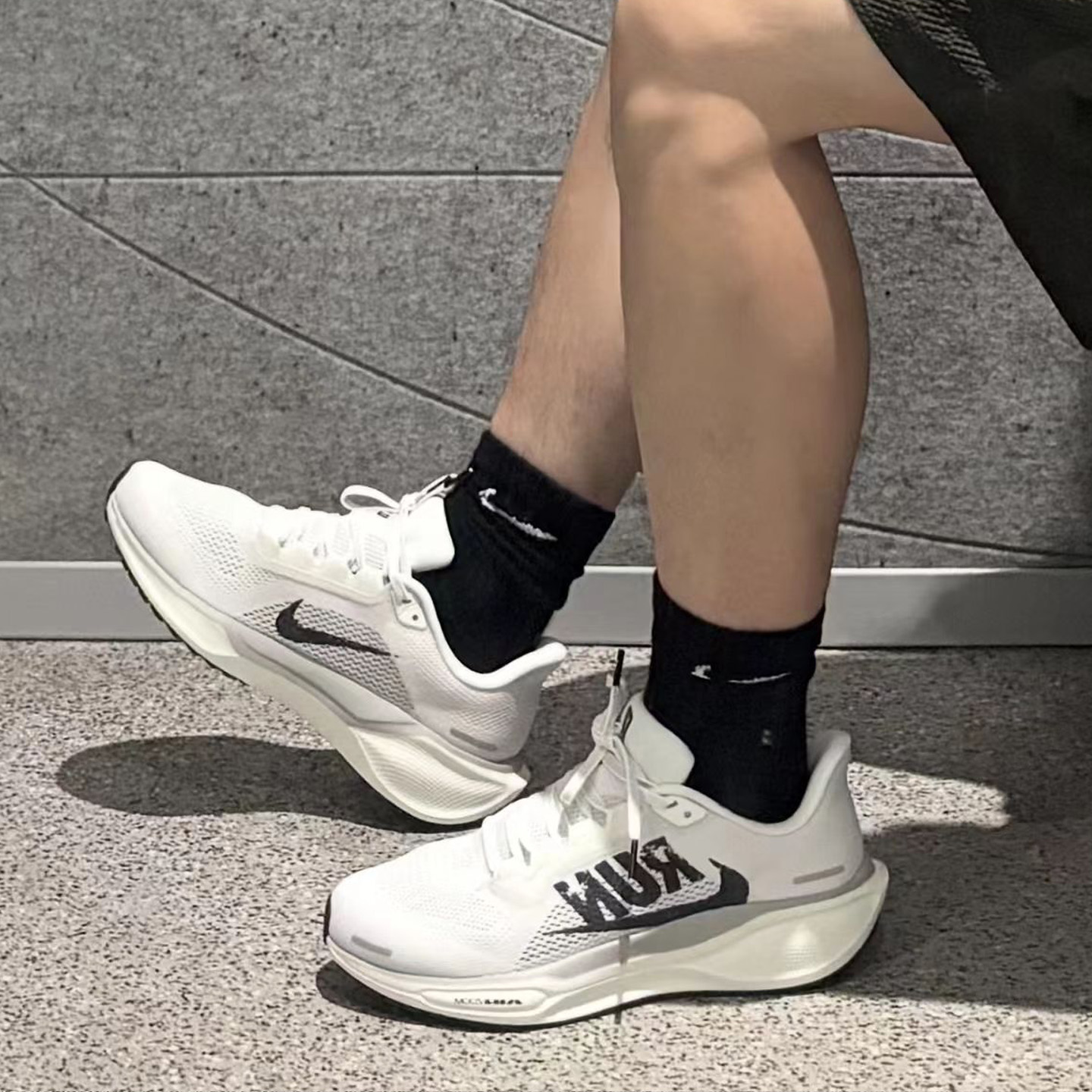 Nike/耐克Air Zoom Pegasus41男子低帮防滑耐磨跑步鞋IB5697-100