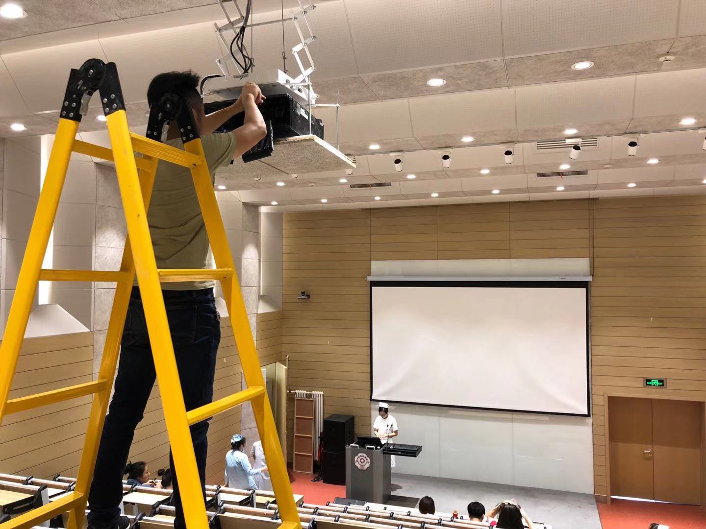 重庆投影机维修爱普生/索尼/明基/奥图码/松下/宏基极米等激光机