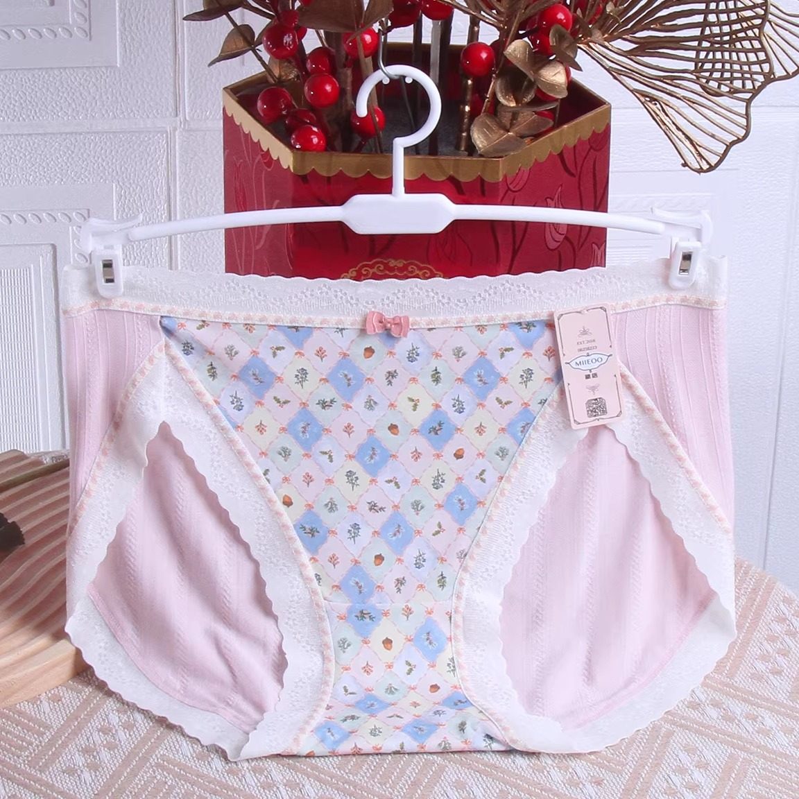 秘语春夏新款甜美小清新女生三角裤莫吉托小调中腰高开叉三角裤女,女士内衣/男士内衣/家居服,女三角裤,淘宝优惠券,粉丝福利购,淘宝优惠卷