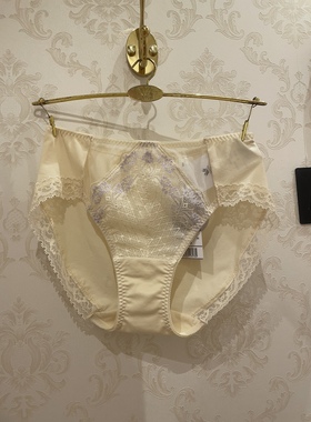 华歌尔 WP3093 中腰三角女士蕾丝边WB8093配内裤169