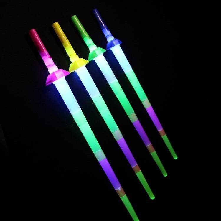 四节伸缩剑演唱会闪光荧光棒道具摆儿童发光玩具在类目 玩具/童车/益智/积木/模型, 电子/发光/充气/整蛊玩具, 发光玩具中 - 来自Buy2taobao.com提供专业的淘宝代购服务