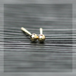 日本制 2mm18K黄/粉/白/PT900袖珍球形豆豆耳钉