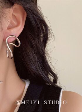 高级感法式复古金属扭曲耳环小众设计个性夸张时髦冷淡风爆款耳钉