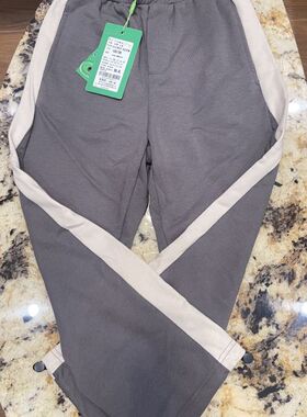 R R佛山店2025年秋季新款男女同款童装运动休闲卫裤长裤不可比喻