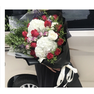太原迎泽区新建路解放路铜锣湾五一路鲜花店生日七夕节配送玫瑰花