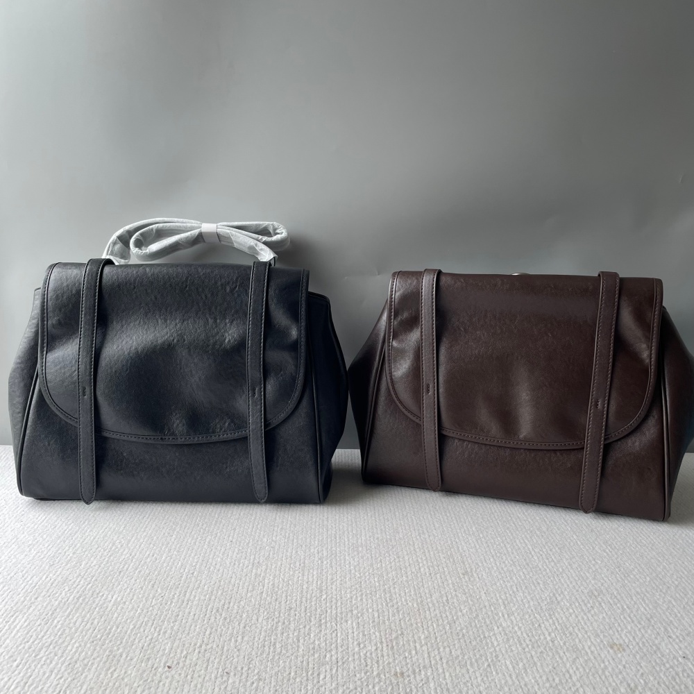 2025新款英伦风复古双肩包时尚百搭单肩女包双同休闲头层牛皮背包