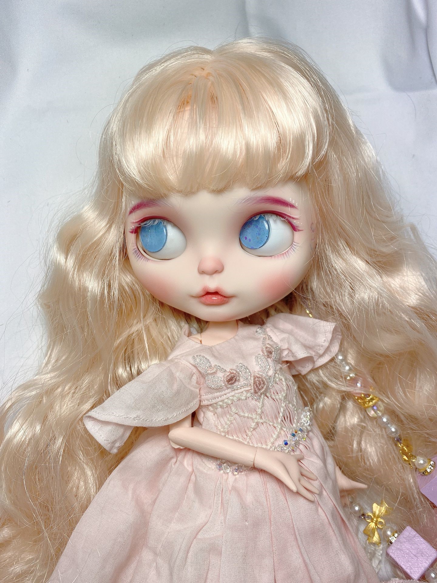 HobgobLin小布娃娃  淡粉色齐刘海卷发，独角兽妹妹 订制改娃定金