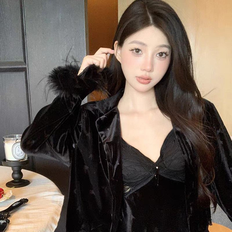 金丝绒睡衣女性感2024年新款秋冬季丝绒高级感带胸垫家居服三件套